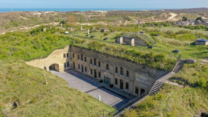 Vue extérieure du Fort des Dunes de Leffrinckoucke